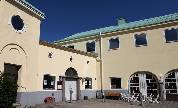Lallerstedtska huset med bibliotek, café och kulturskola. 
