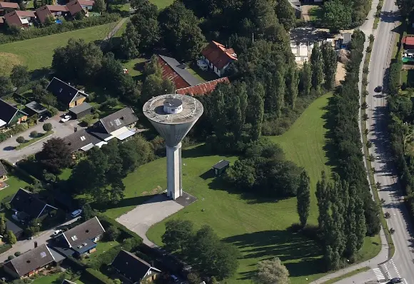 Flygbild över vattentornet i Kävlinge